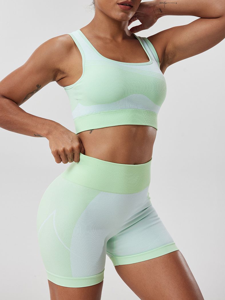 ZASUWA Female Scrunch Bum with Chest Pads Elastic Tight Short Tracksuit