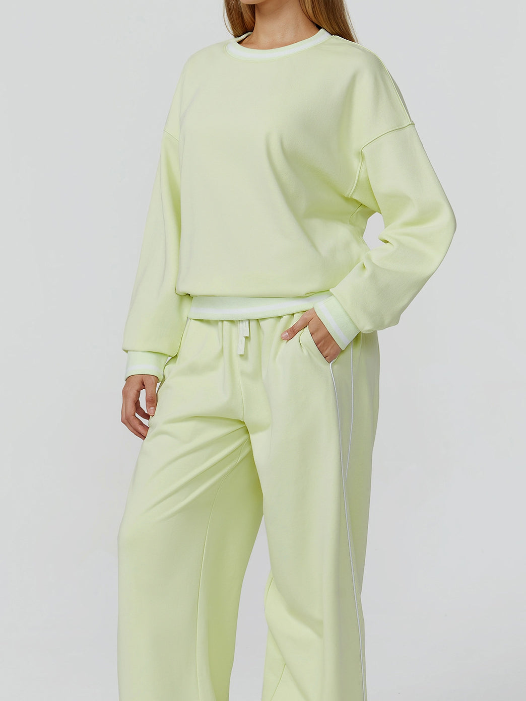 ZASUWA Female Contrast Color Casual Loose Round Neck Hoodie