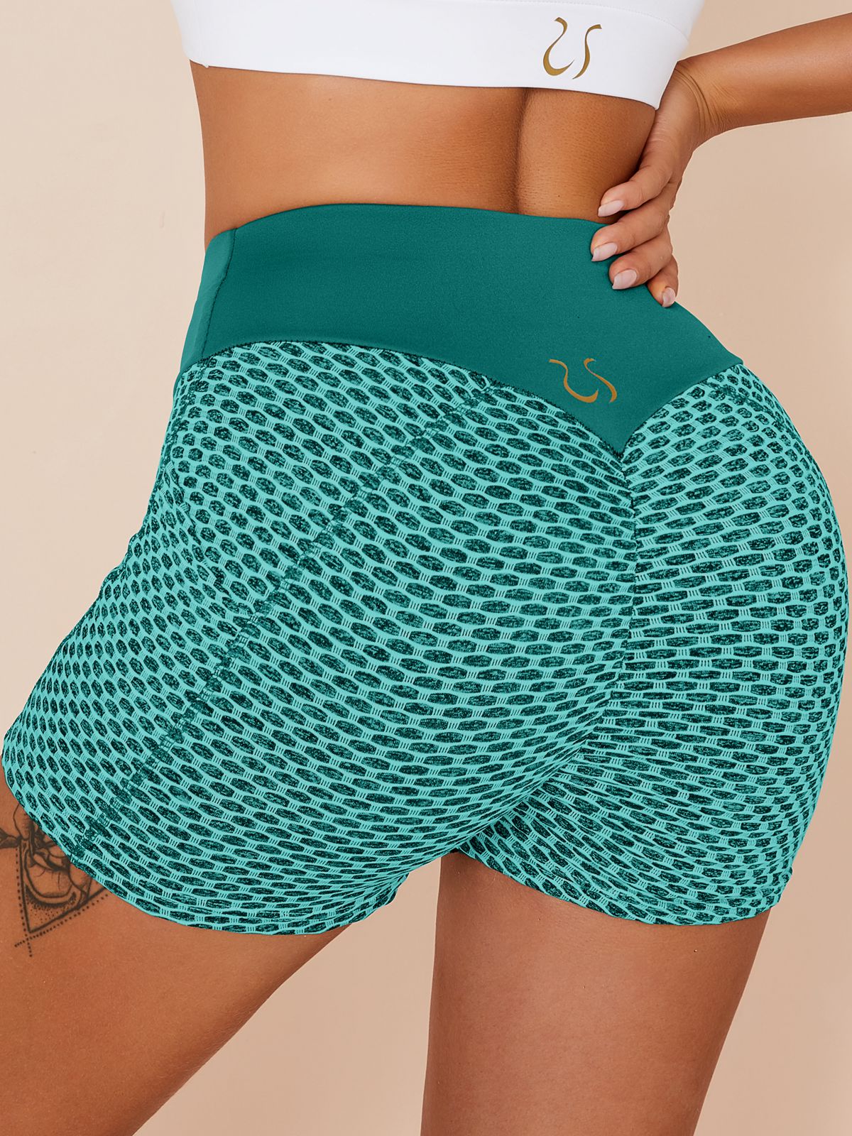 ZASUWA Female Honeycomb Pocket Peach Hip Spandex Gym Booty Shorts