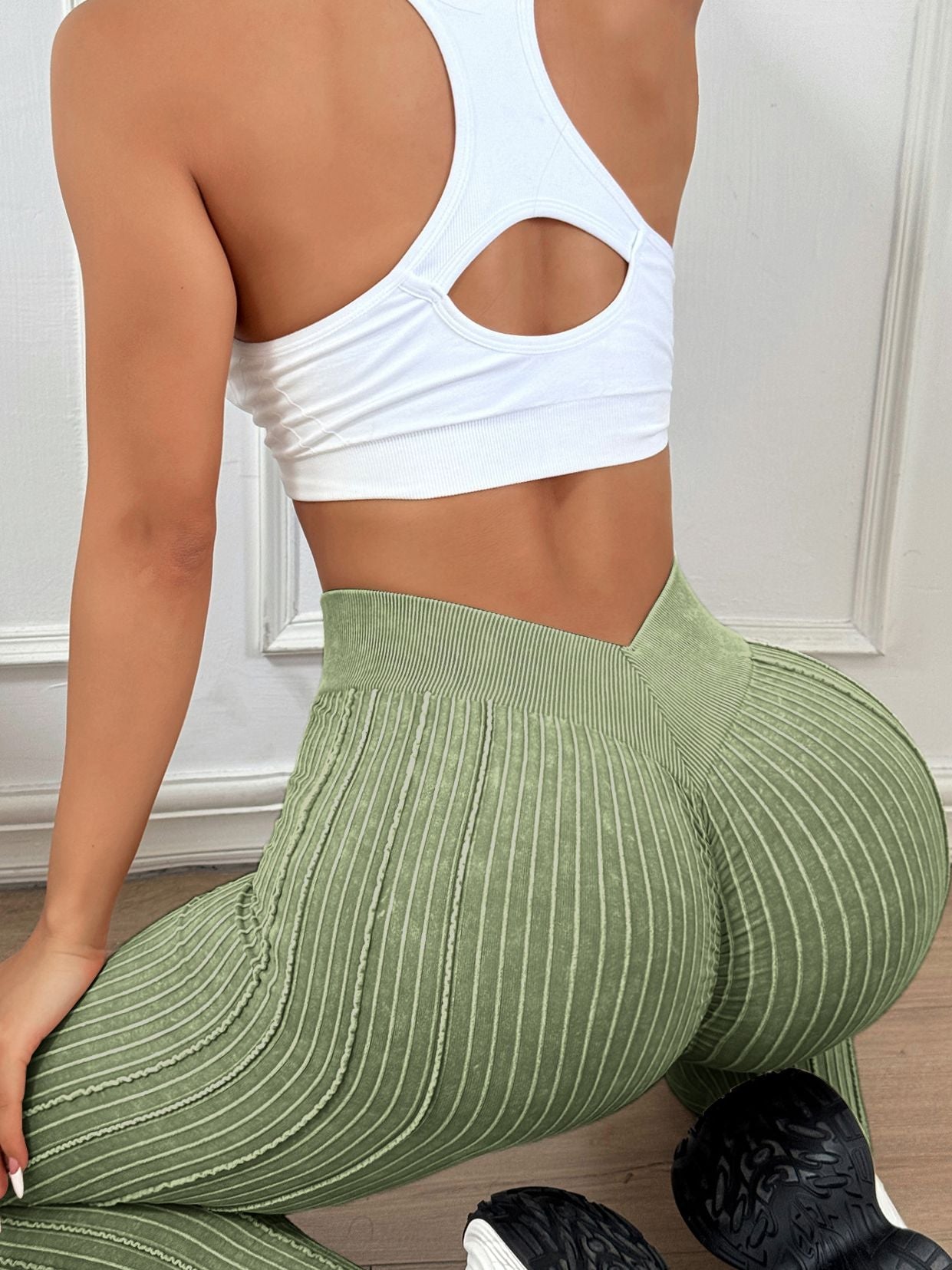 ZASUWA Female V-shaped Waist Ribbed High-waisted Hip-lift Scrunch Bum Leggings