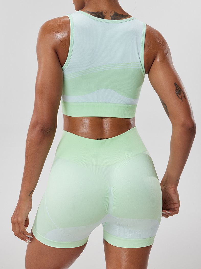 ZASUWA Female Scrunch Bum with Chest Pads Elastic Tight Short Tracksuit