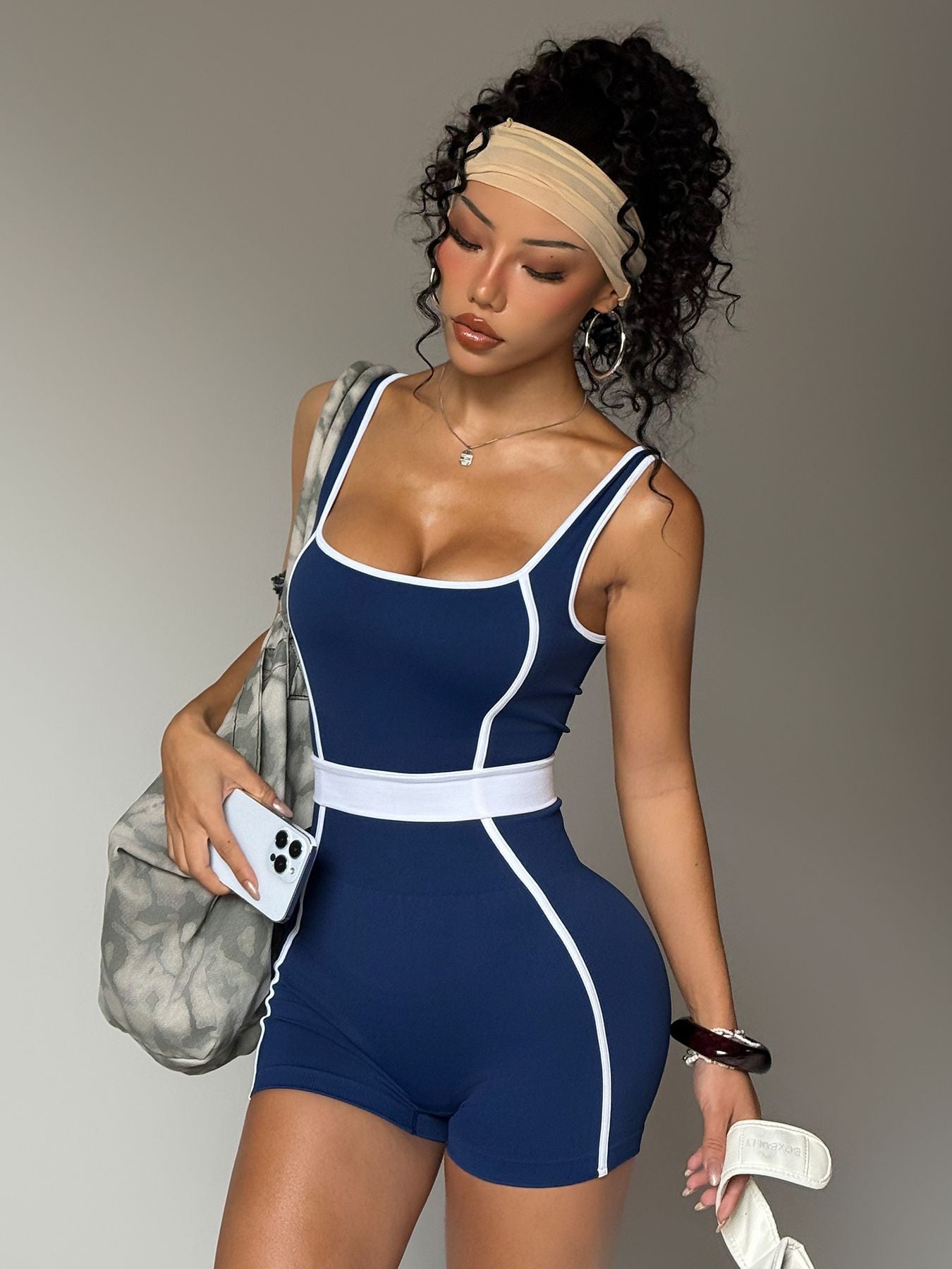 ZASUWA Female Contrast Color Stripes Scrunch Bum Romper