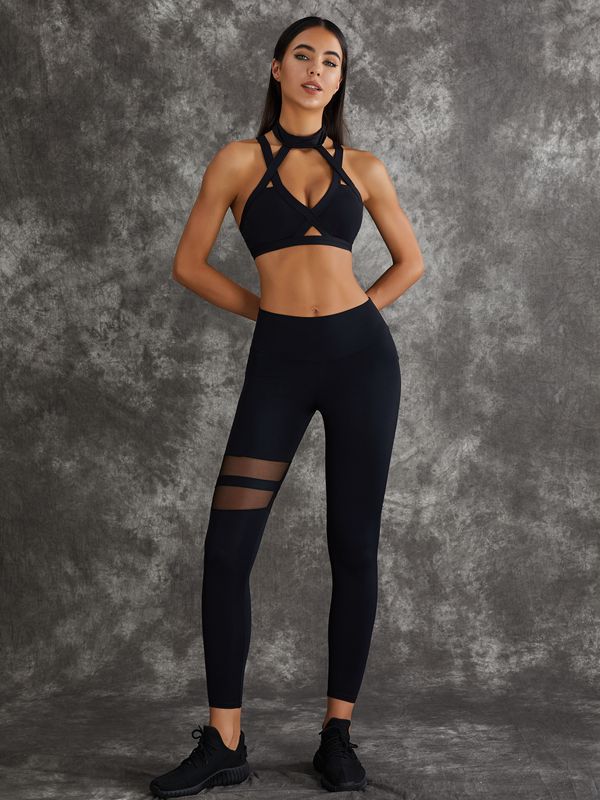 ZASUWA Female Unique Cut Out Pocket Mesh Scrunch Bum Spandex Gym Booty Shorts