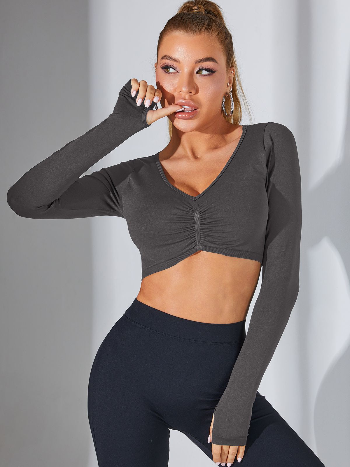 ZASUWA Female Front Folds Thumbhole Long Sleeves