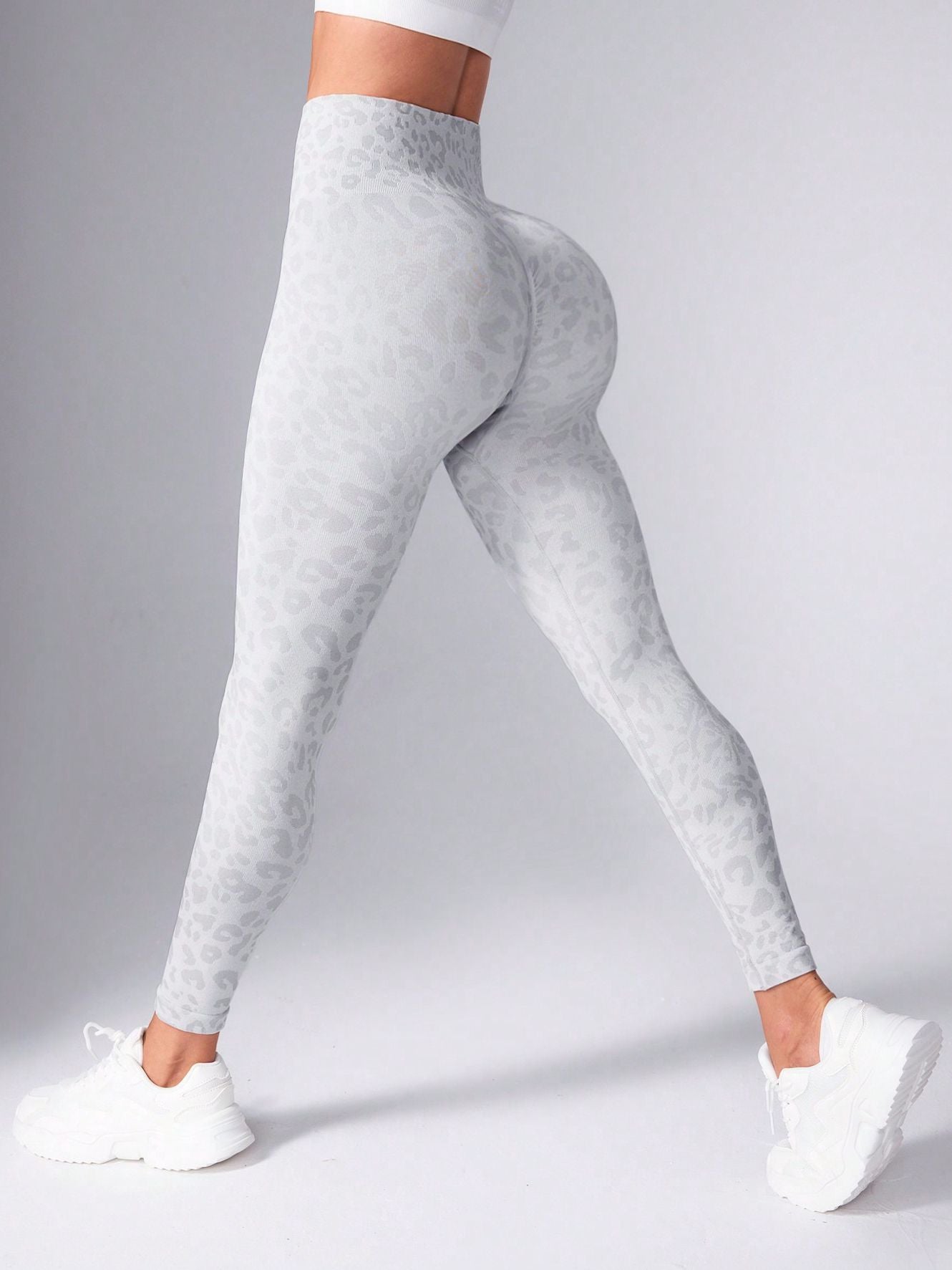 ZASUWA Female Leopard Print Elastic Tight Scrunch Bum Leggings