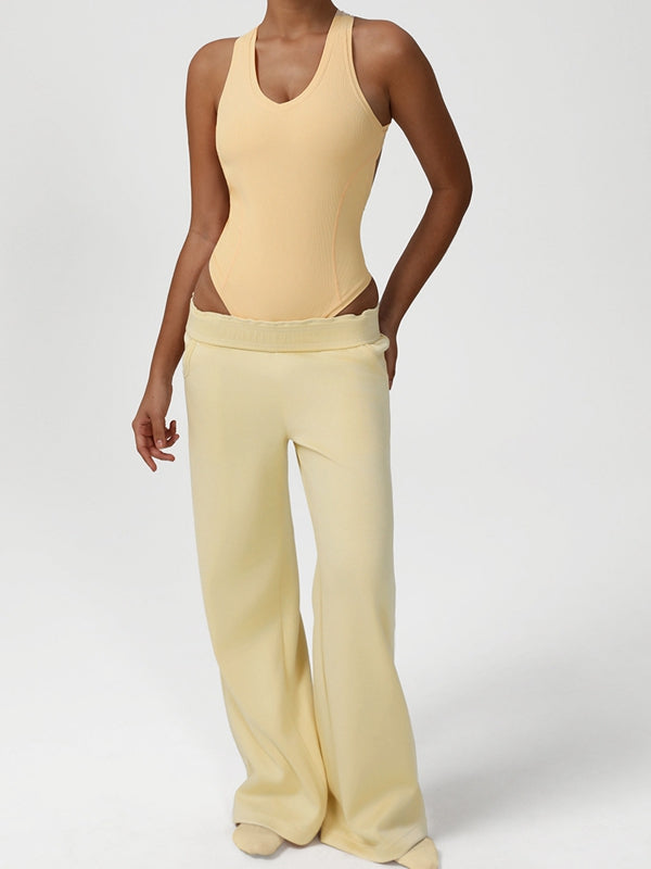ZASUWA Female V Collar Cross Back Bodysuit